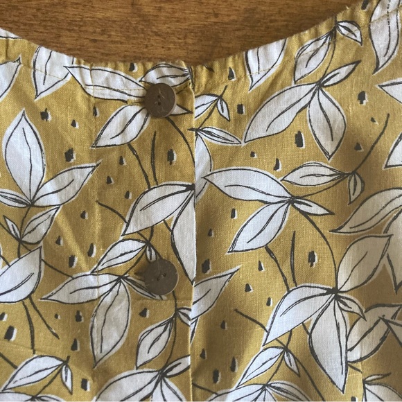 Rachel Zoe 100% Linen Top, Size Medium - Picture 3 of 9